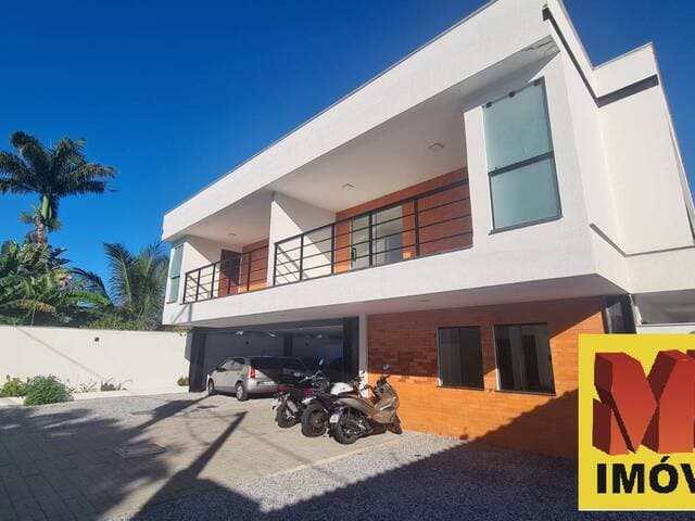 Casa em Condomínio nas Palmeiras em Cabo Frio