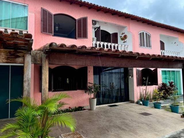 Ampla Casa em Condomínio no Jardim Flamboyant em Cabo Frio-RJ