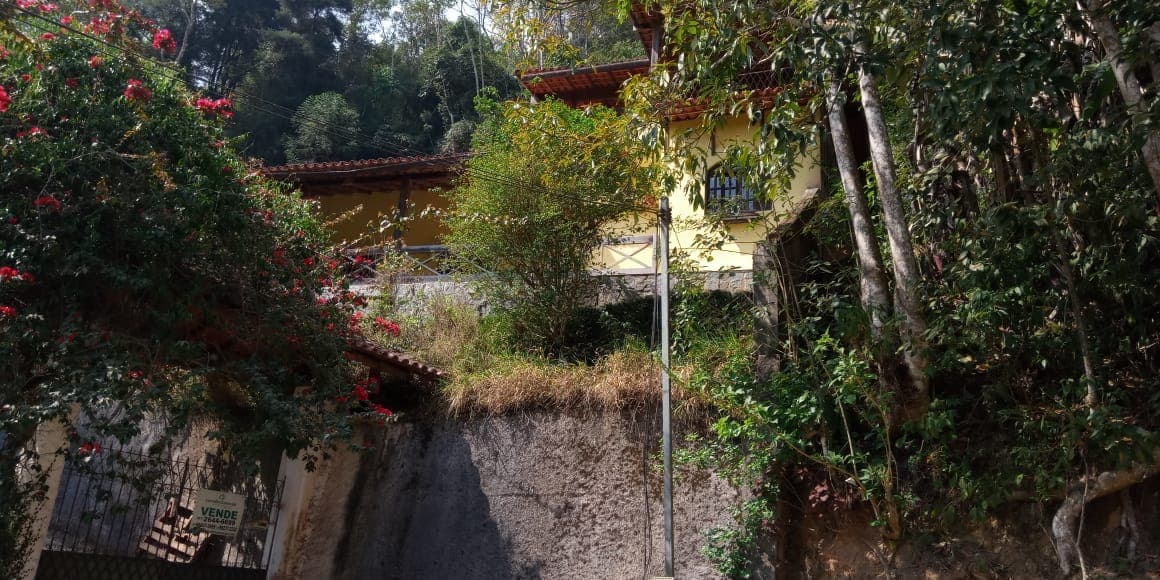 Casa a venda em Montanhas