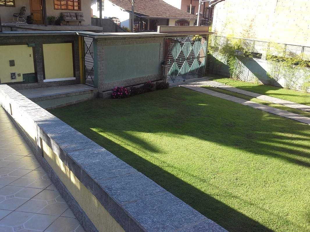 Casa com anexo para venda no Caleme