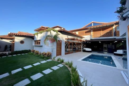 Casa para Venda, sendo 7 suítes, 9 banheiros, 2 vagas, mobiliado, Centro-Armação dos Búzios,