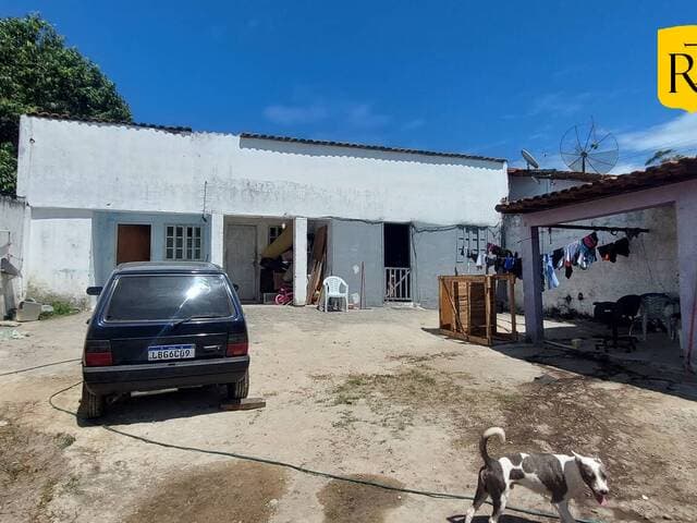 Casa dividida em 3 kitnets à venda na Rua do Fogo em São Pedro da Aldeia/RJ
