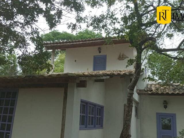 Casa em condomínio, terreno de 3.000 m², Cabo Frio/Rj