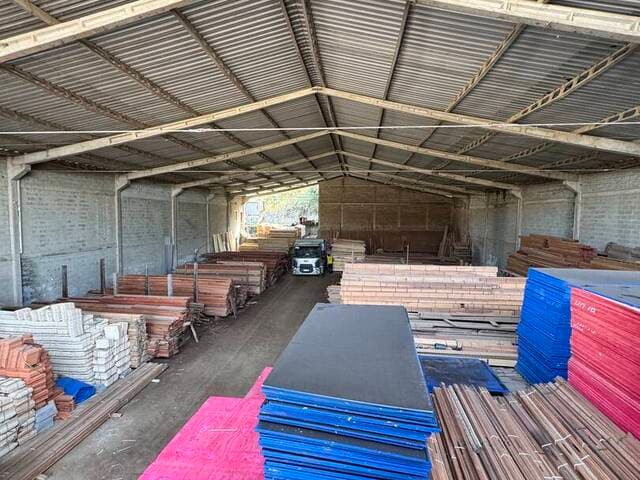 Galpão à venda margem da Rodovia em São Pedro da Aldeia/RJ