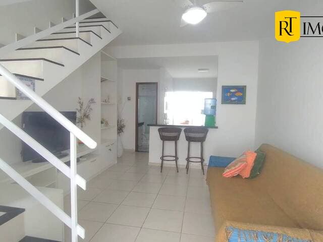 Casa com 02 quartos em condomínio à venda no centro de Arraial do Cabo/RJ