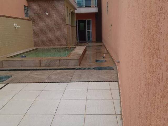 Excelente casa  independente de 3 quartos  no  Parque Central!!!