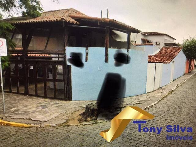 Excelente CASA DE ESQUINA com COMERCIO no Centro de Búzios