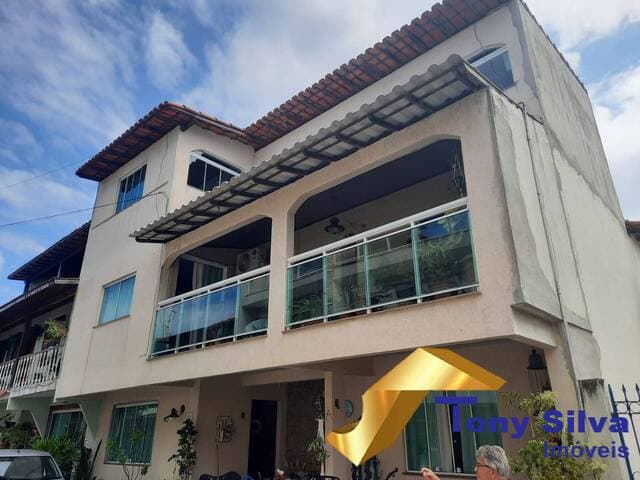 Casa triplex com área gourmet em excelente localização!