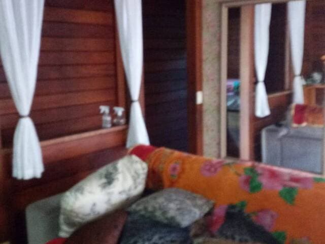 CASA MARAVILHOSA BEM LOCALIZADA