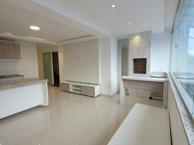 Apartamento 2 quartos, sendo 1 suíte na praia do Foguete !!!