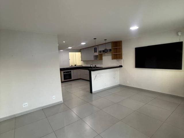 Casa Duplex independente no caminho de Búzios  com 4 quartos!!!