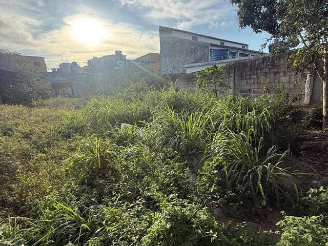 Excelente terreno de 700M2 no Parque Burle !!!