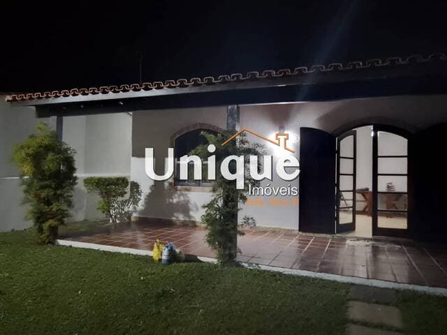 Casa próximo a Lagoa com dois quartos, à venda por R$ 420.000,00.