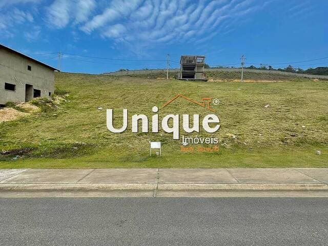 Terreno com 329,90 m² no condomínio Viverde I por R$ 296.000,00