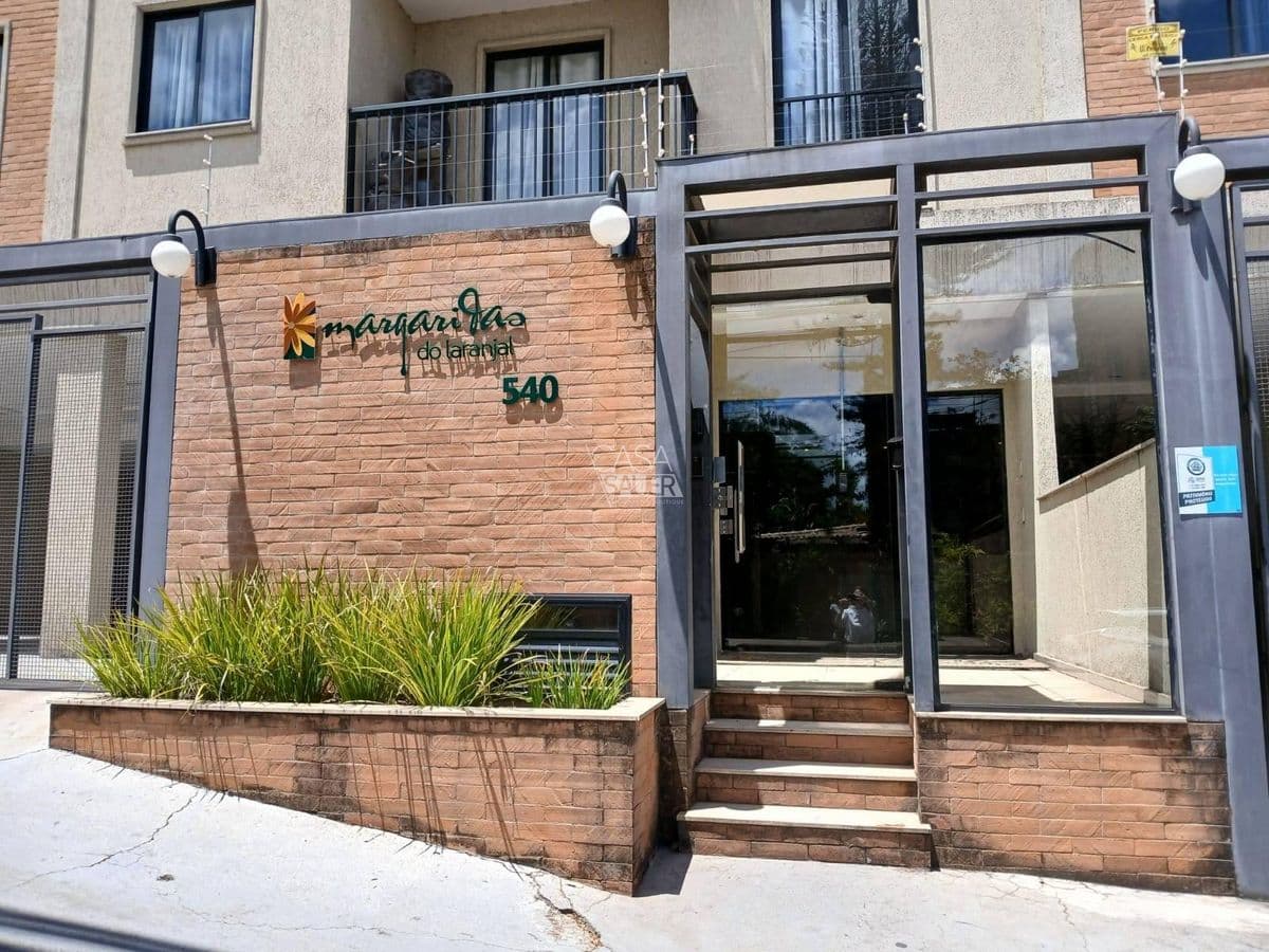 Apto 2 Quartos no Laranjal!