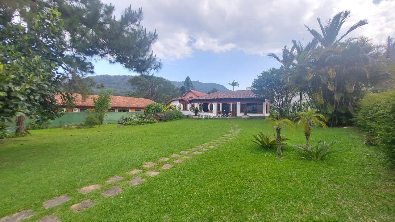 Casa para venda no Comary na CBF em Teresópolis