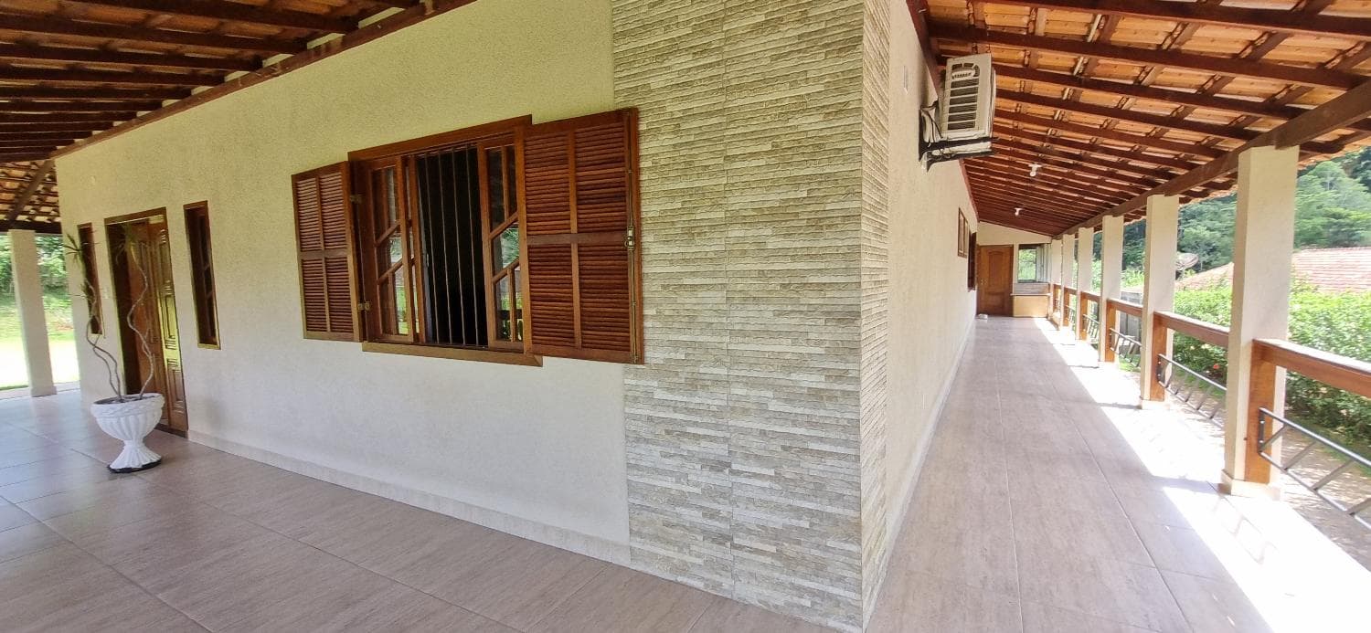 MATIAS BARBOSA LINDA CASA DE CAMPO PERMUTO POR CASA OU APTO EM MACAÉ COM 3 QTOS JARDIM POMAR