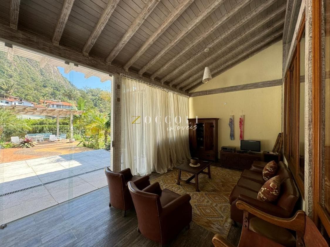 Casa Mobiliada no Comary para Locação