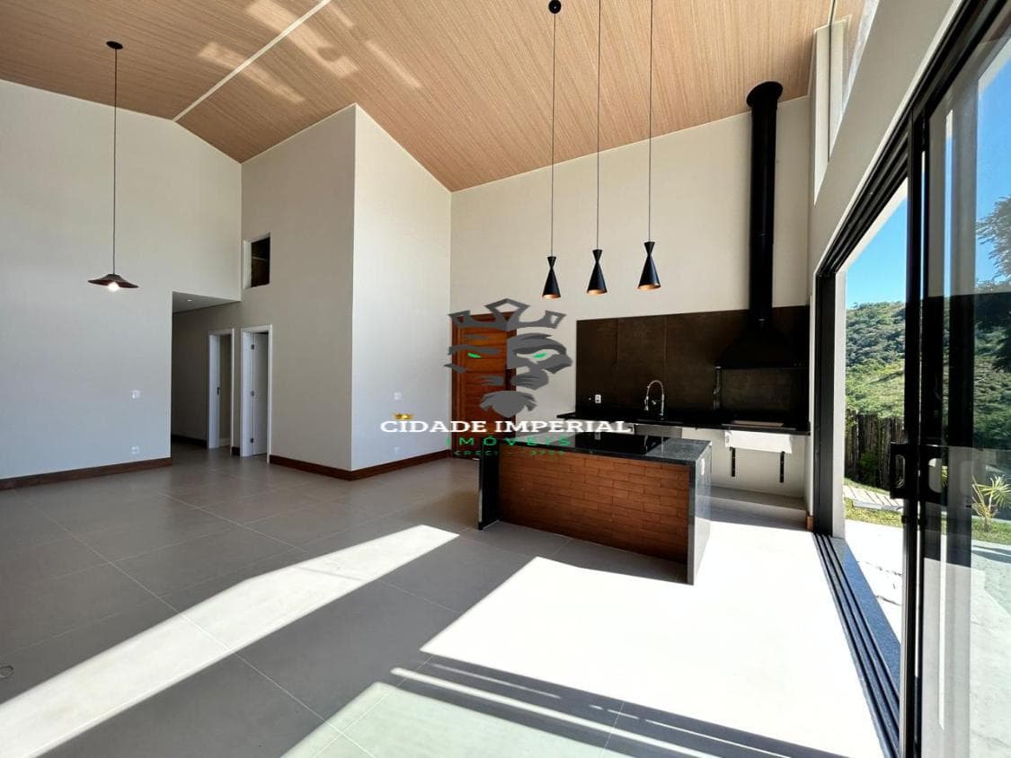 LINDA PROPRIEDADE DE ALTO PADRÃO À VENDA MOBILIADA EM SECRETÁRIO COM 3 SUÍTES PISCINA EM CONDOMÍNIO DE LUXO