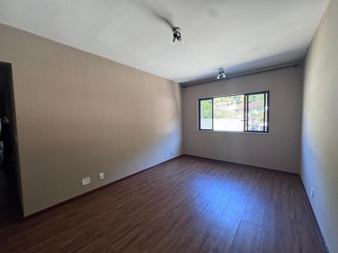 Apartamento de 2 Quartos com Suíte em Taumaturgo, Teresópolis!