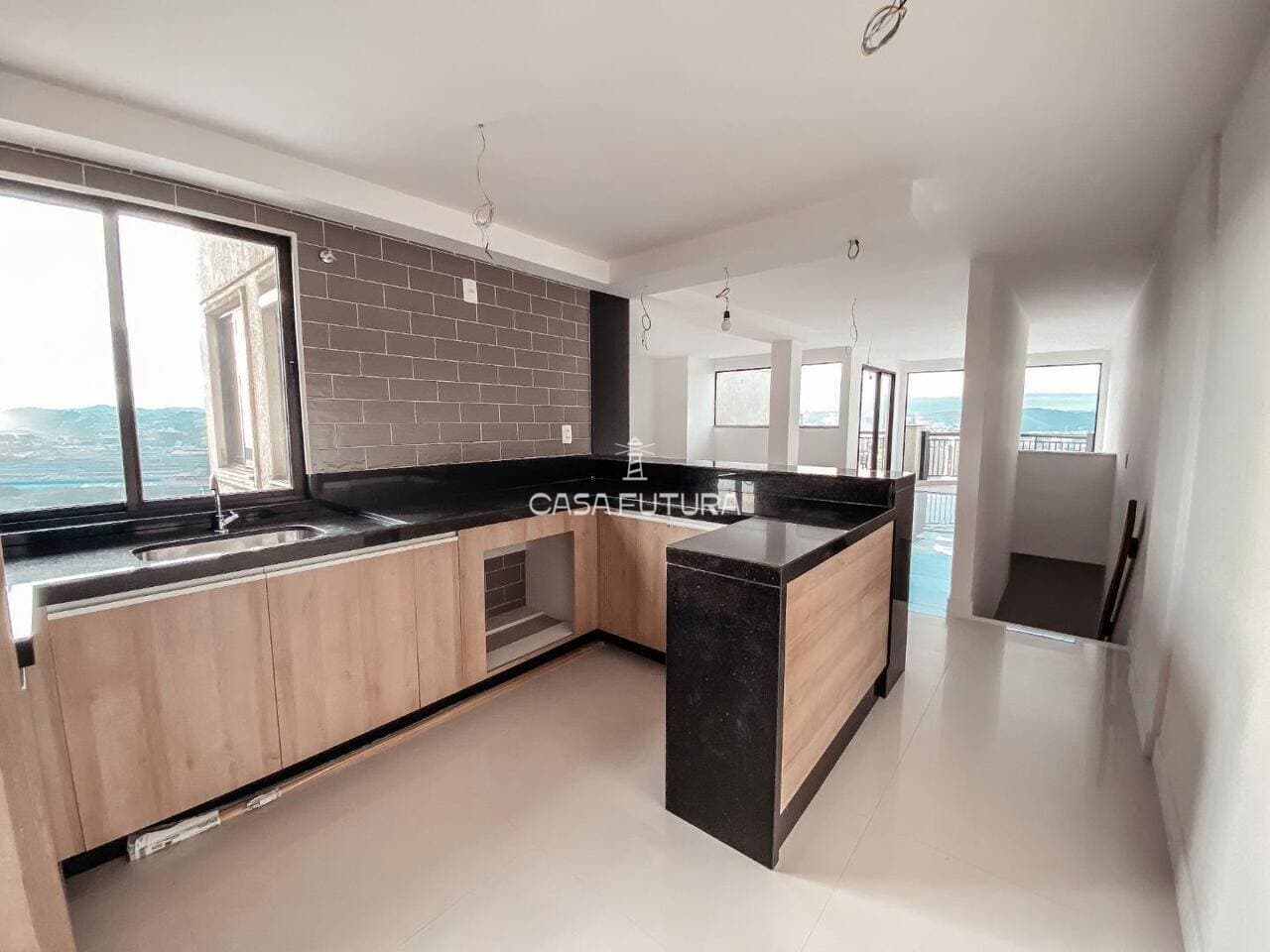 Cobertura com 3 quartos, 212 m² - foto 2