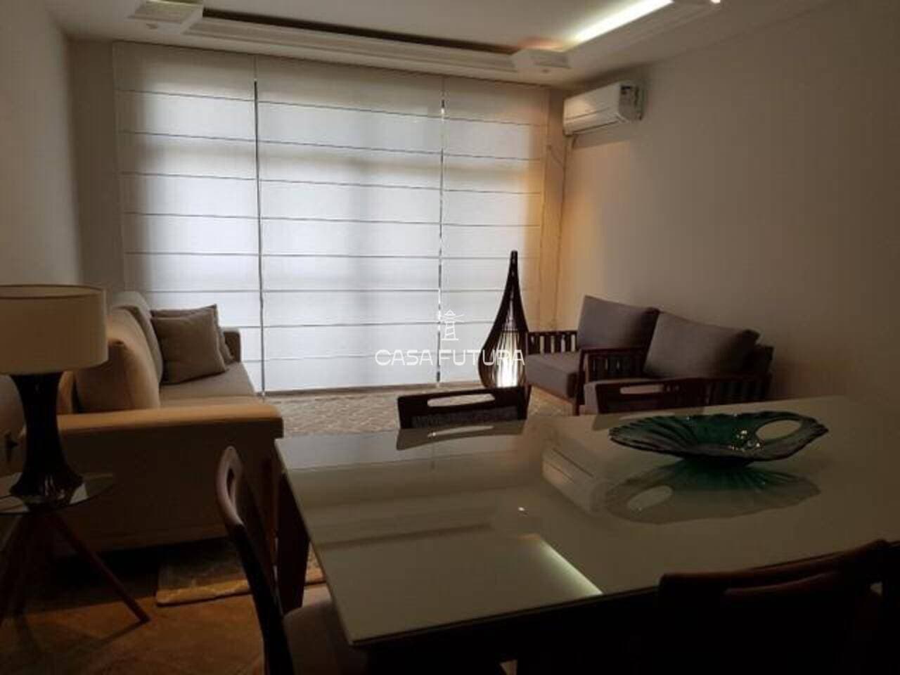 Apartamento com 3 quartos, 200 m²