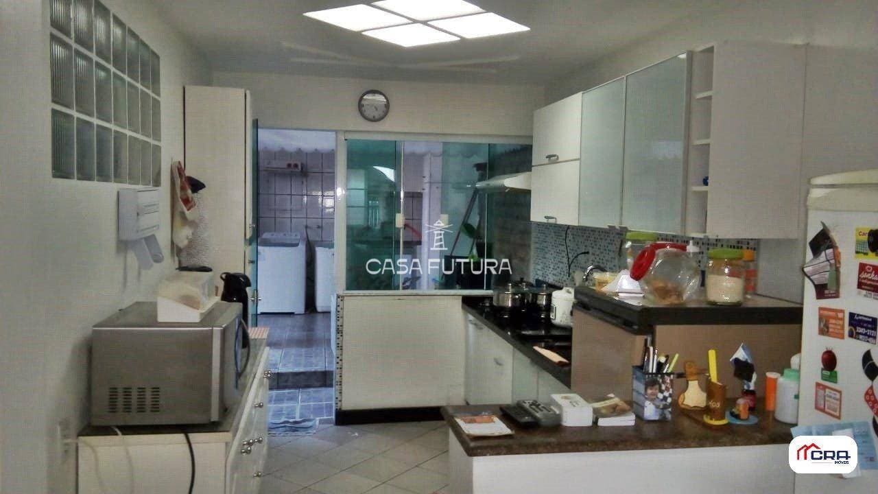 Casa com 3 quartos, 114 m²