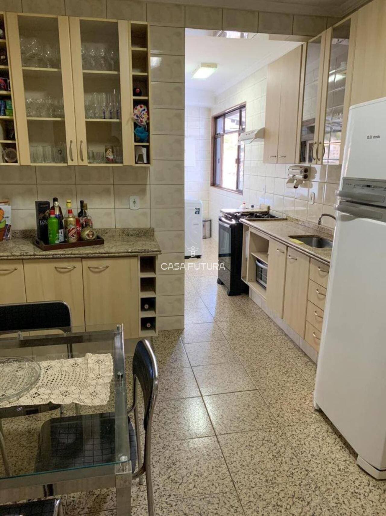 Apartamento com 3 quartos, 200 m² - foto 8