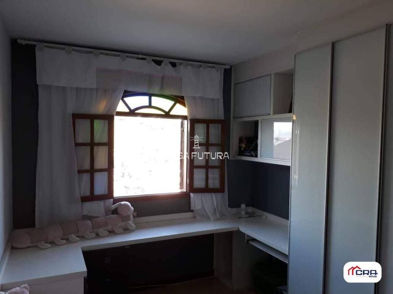 Casa com 3 quartos, 300 m² - foto 4