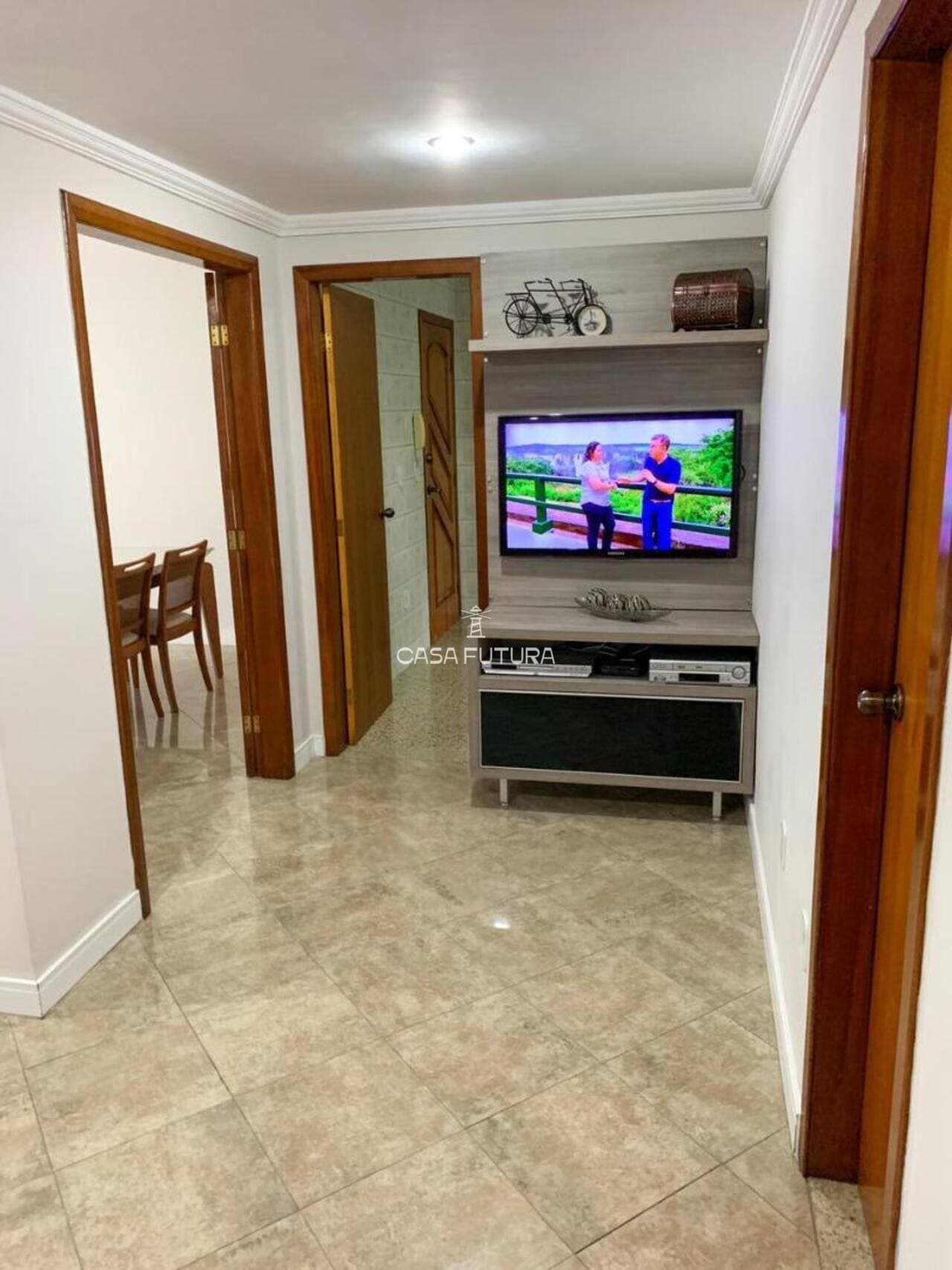 Apartamento com 3 quartos, 200 m² - foto 6