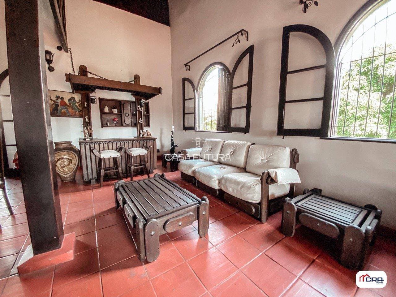 Casa com 5 quartos, 540 m² - foto 2