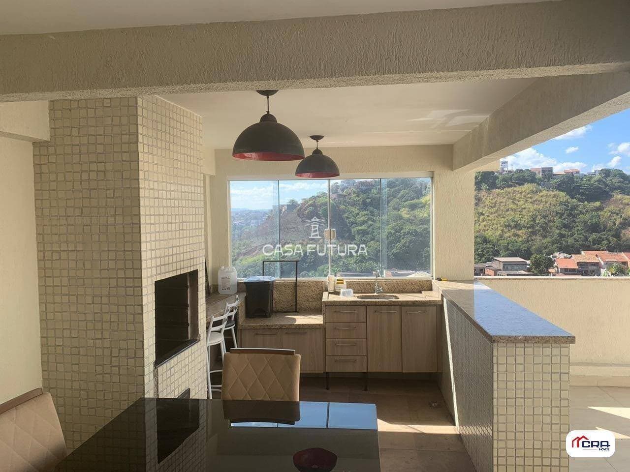 Casa com 3 quartos, 300 m²