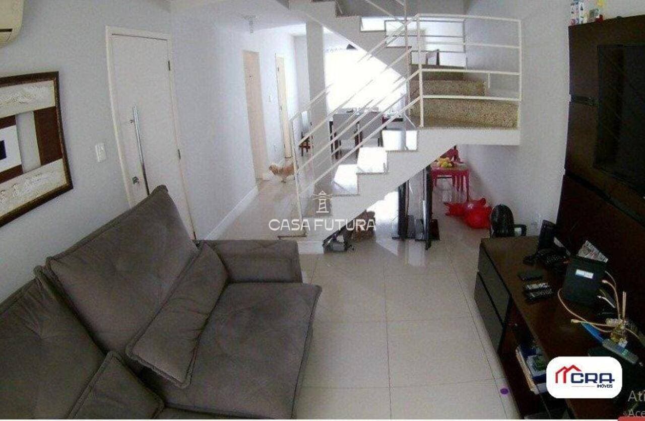 Casa com 3 quartos, 114 m² - foto 2