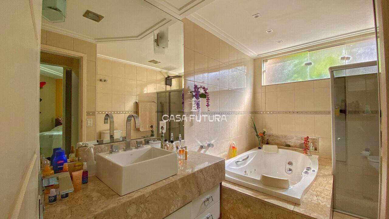 Casa com 3 quartos, 296 m² - foto 8