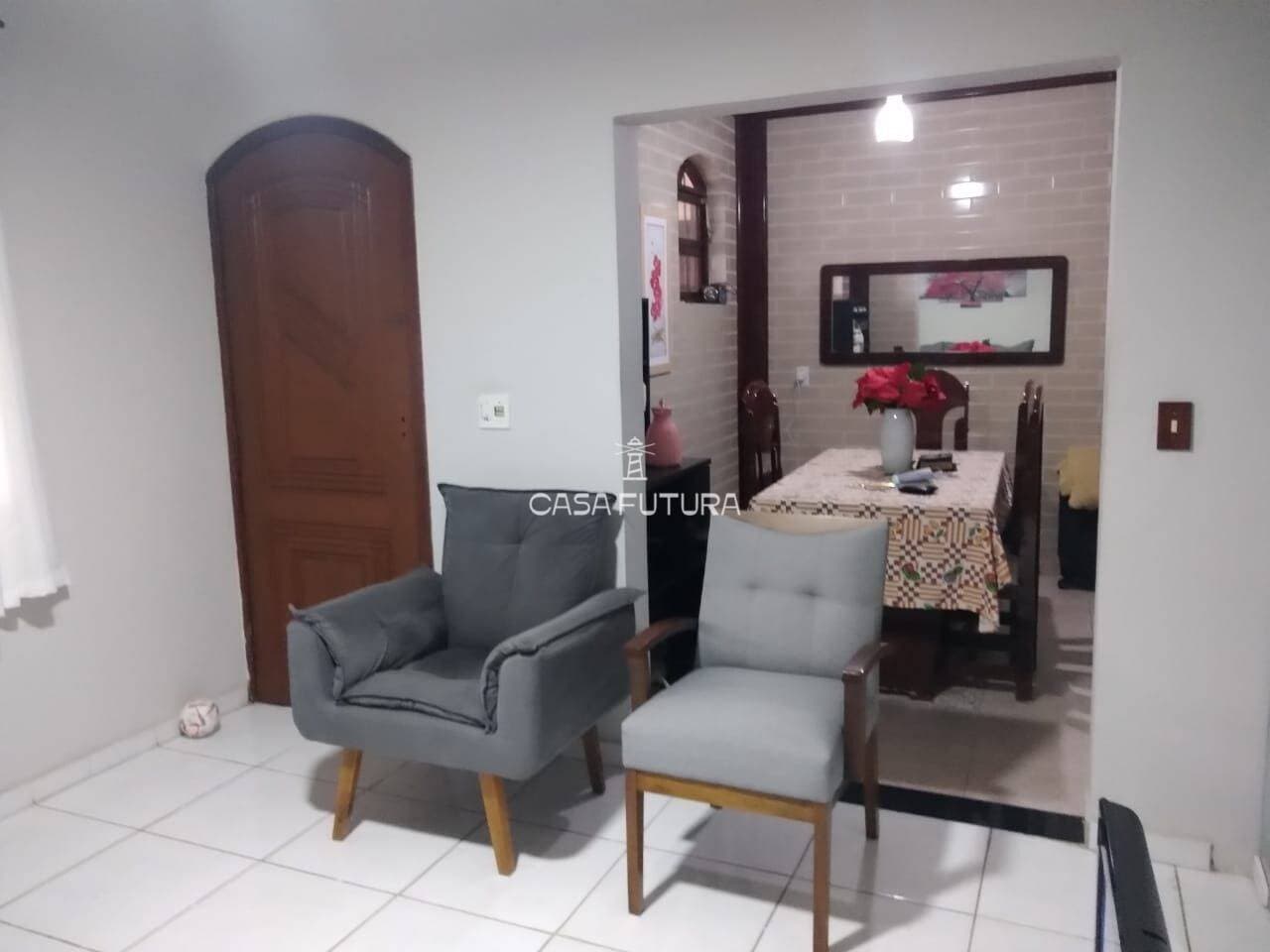 Casa com 5 quartos, 220 m² - foto 3