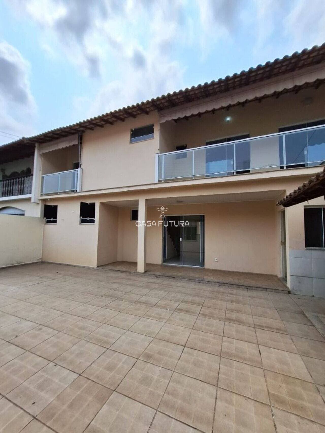 Casa com 3 quartos, 254 m²