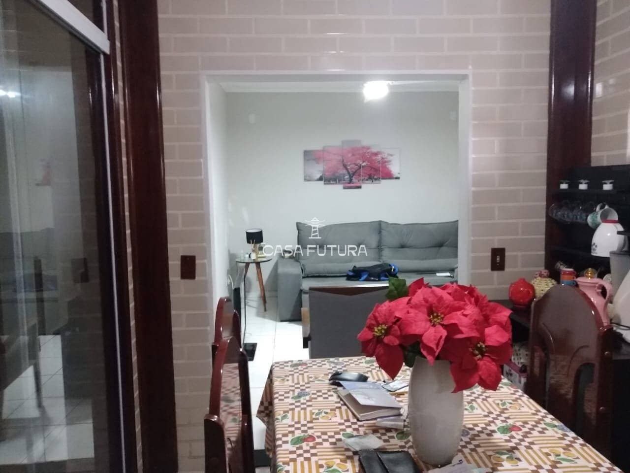 Casa com 5 quartos, 220 m² - foto 6