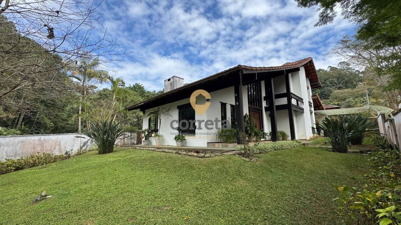 Casa em Vale dos Pinheiros - Nova Friburgo/RJ