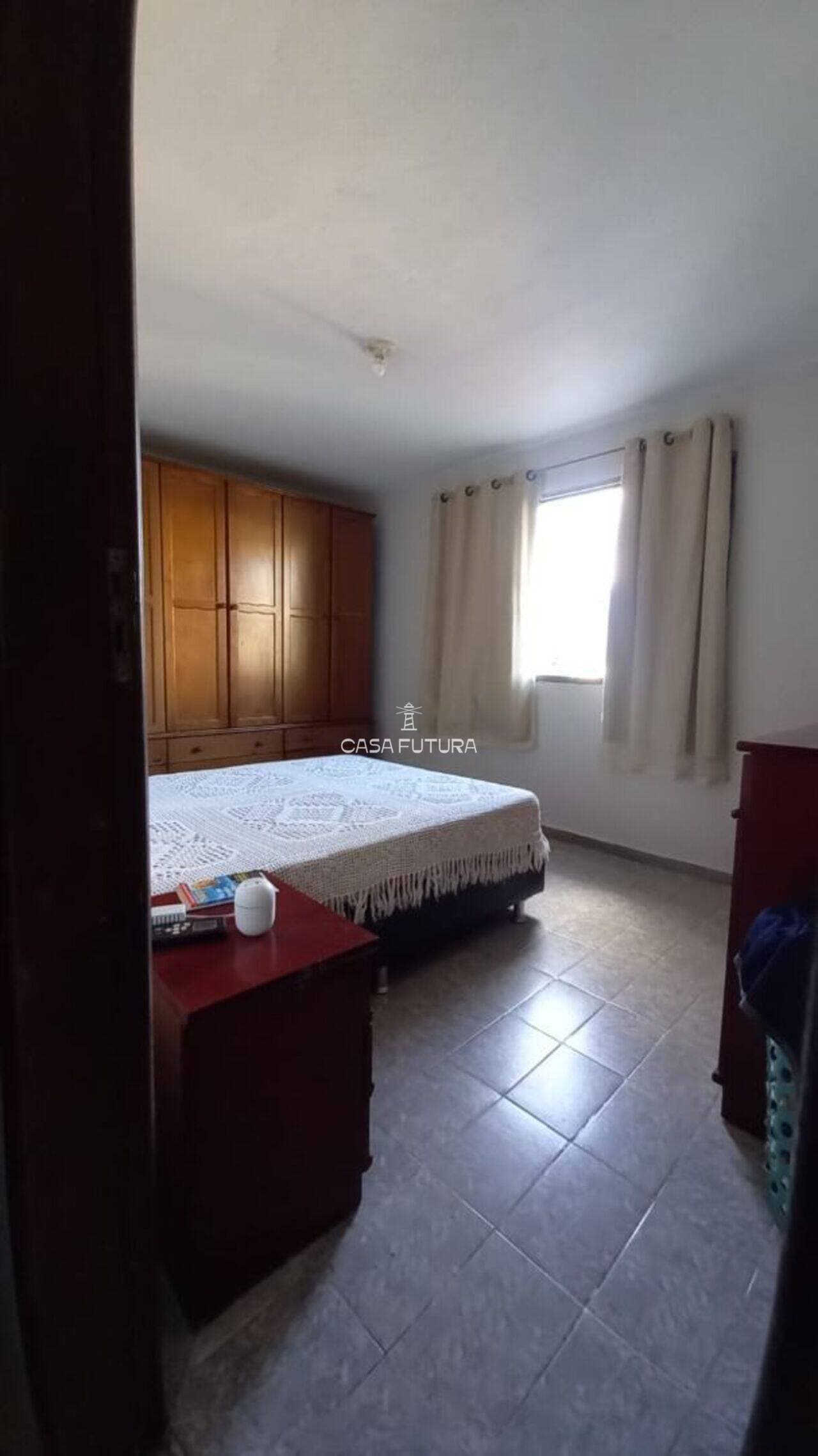 Casa com 6 quartos, 253 m² - foto 5