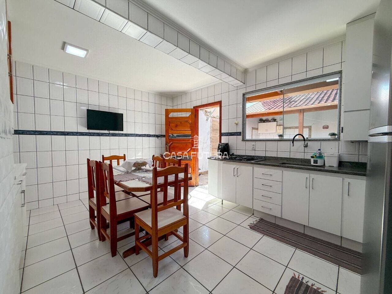 Casa com 2 quartos, 403 m² - foto 8