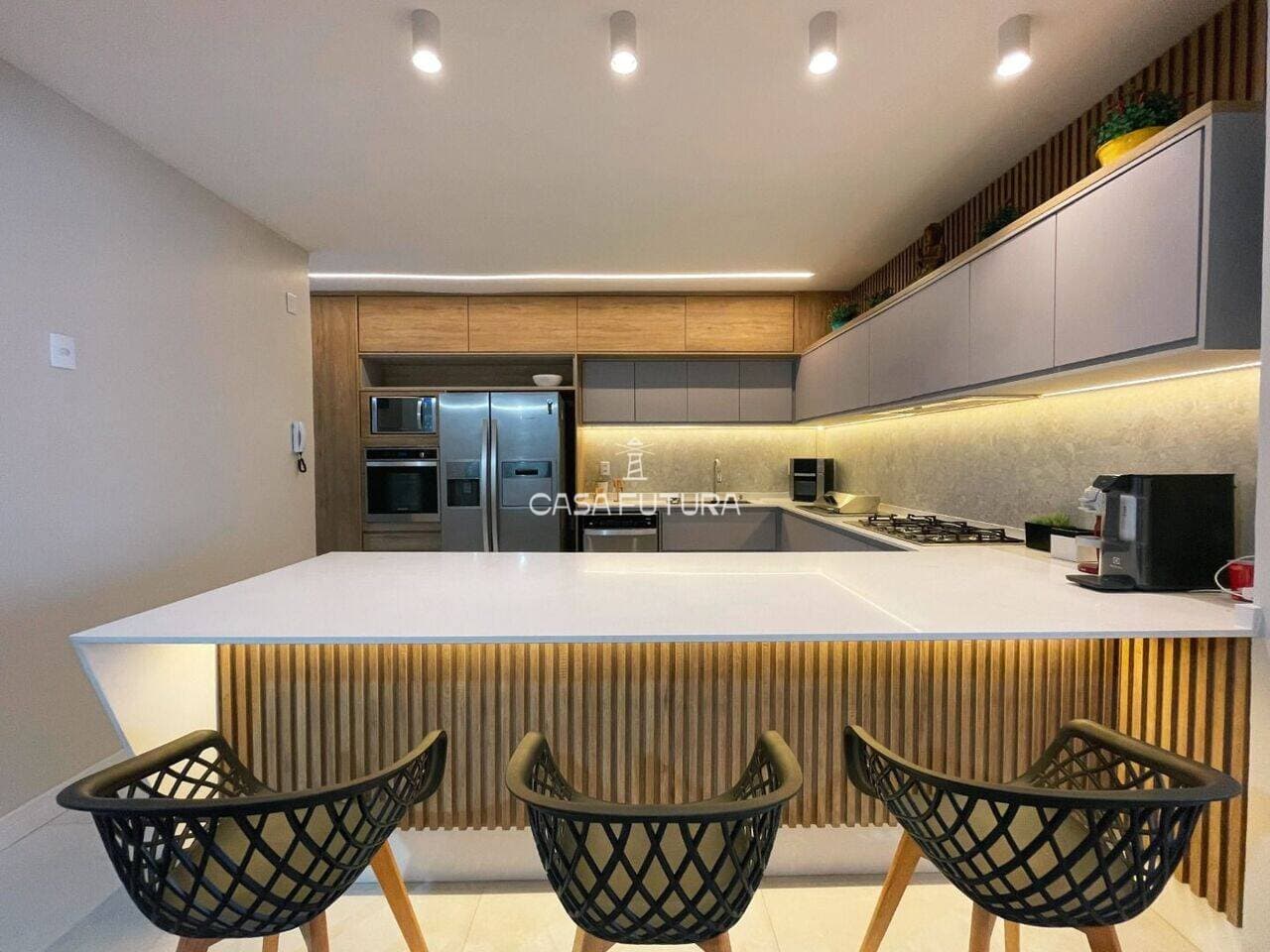 Apartamento com 3 quartos, 273 m²