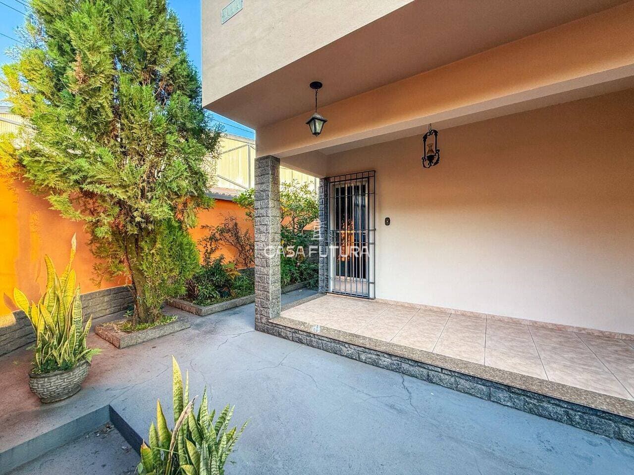 Casa com 3 quartos, 177 m² - foto 2