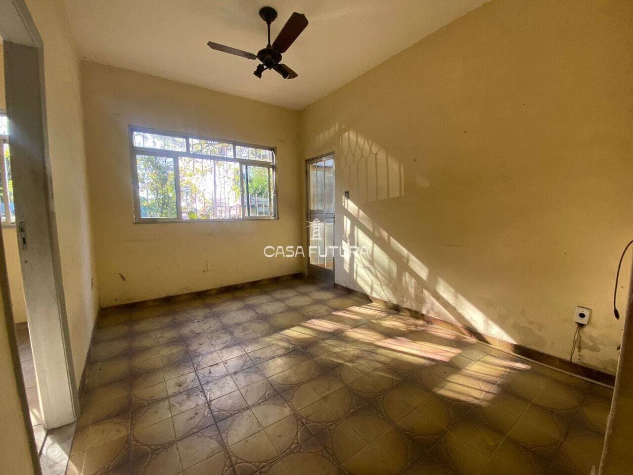 Casa com 4 quartos, 235 m² - foto 3