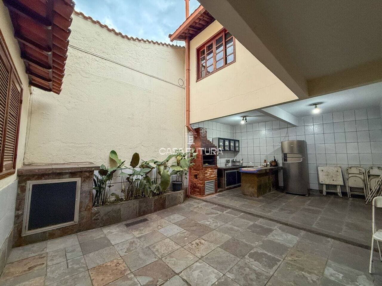 Casa com 5 quartos, 243 m² - foto 9