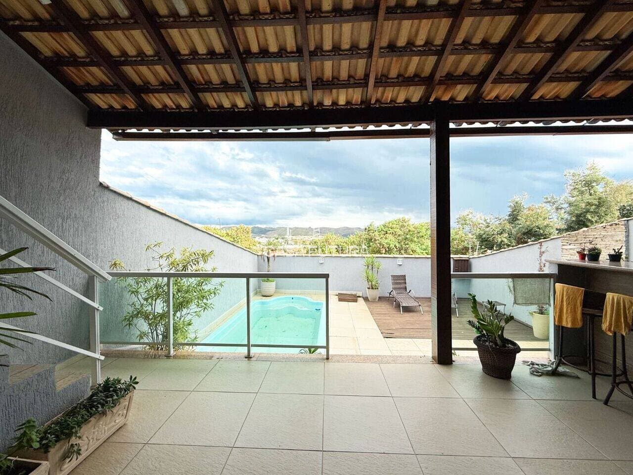 Casa com 3 quartos, 164 m² - foto 4