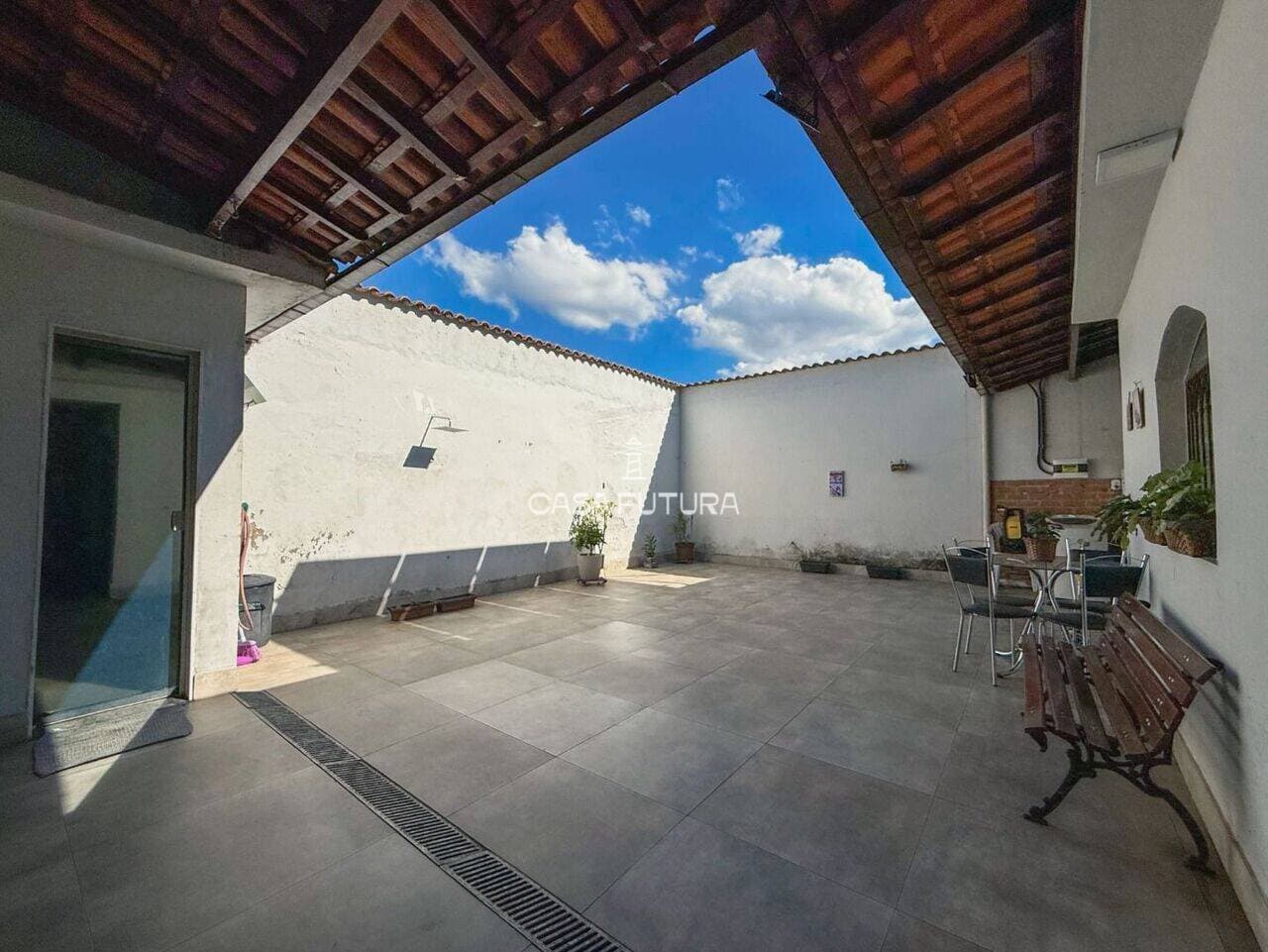 Casa com 4 quartos, 150 m² - foto 4