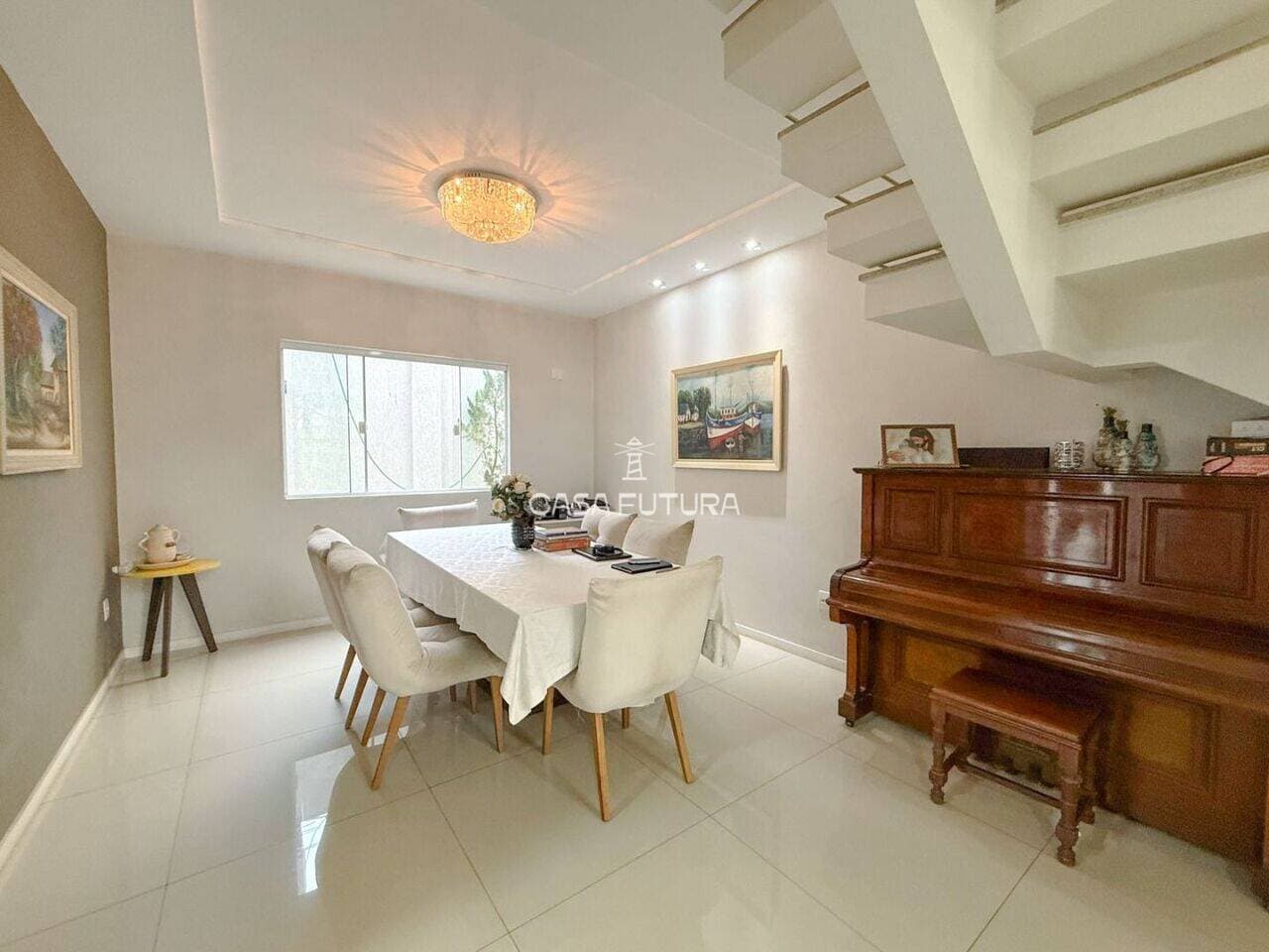 Casa com 3 quartos, 302 m² - foto 5