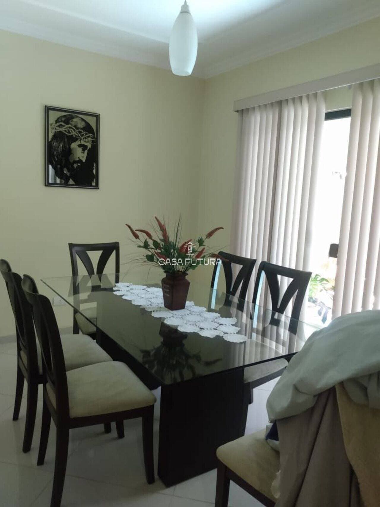 Casa com 3 quartos, 178 m² - foto 3