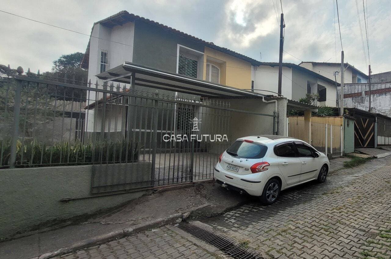 Casa com 3 quartos, 144 m² - foto 2