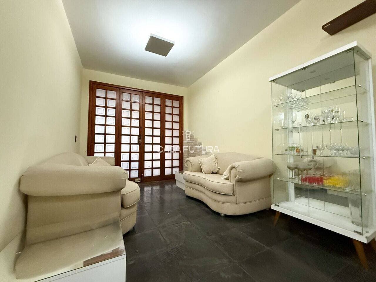 Casa com 5 quartos, 243 m² - foto 4